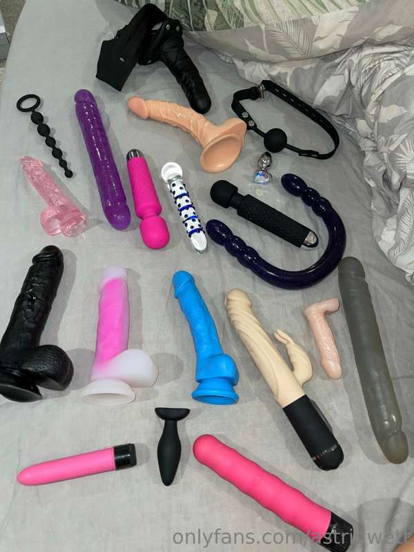 Wanna see me use all these toys babe? 🥵 message me xoxo 2