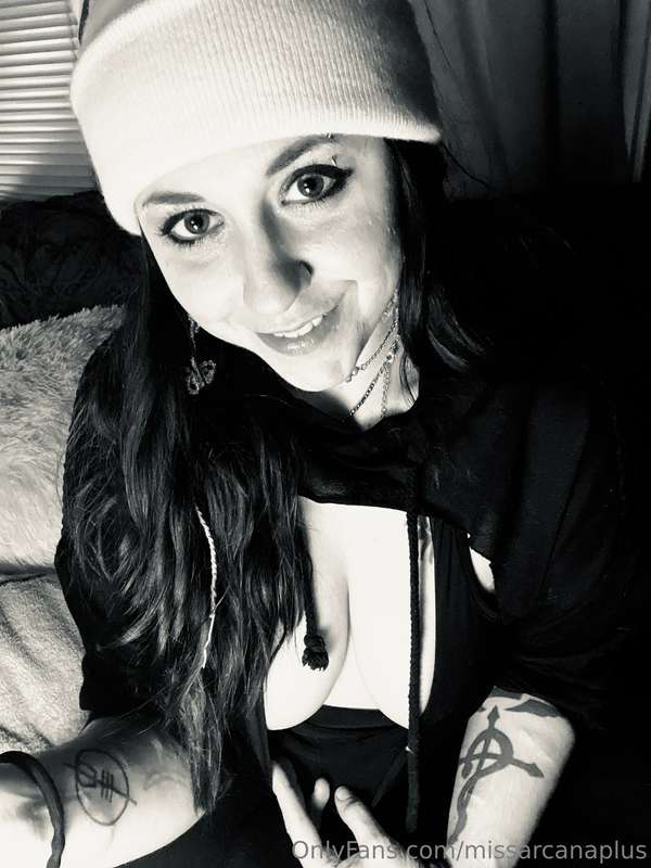 Do my titties still look good in black & white? 2