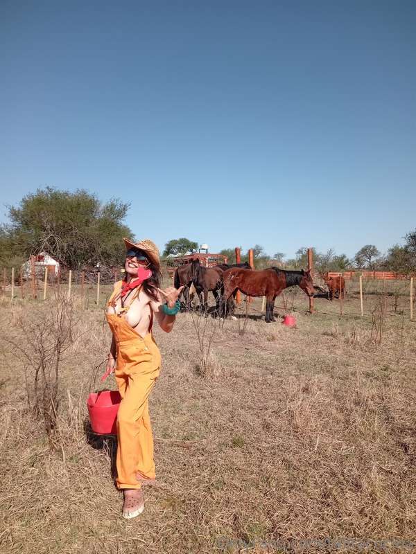 Hoy en la Granja de @talitachef a pleno Sol con nuevos Amigo..
