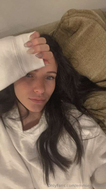 I just wanna spend the day in bed, watching Netflix and fuck..