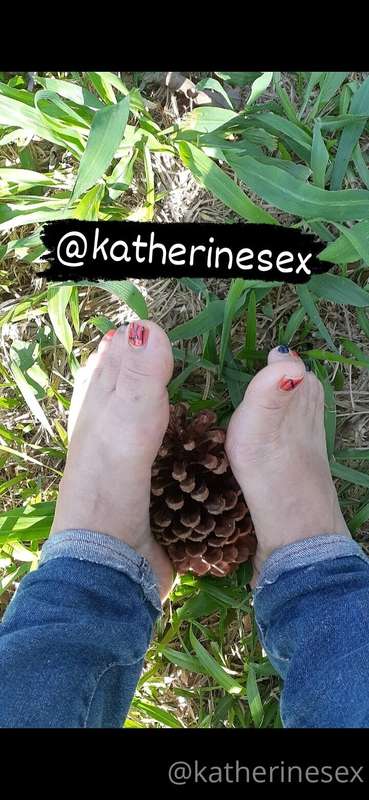 Playing with a *Pineapple* 🌲  Thinking it could be Dad's Coc..