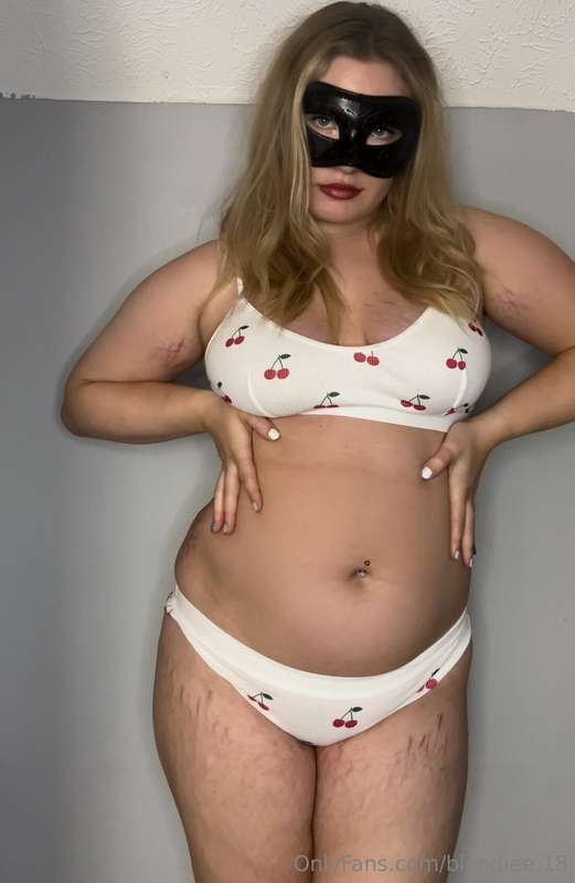 Cherries 😉🍒 They are so fun to squeeze… 4