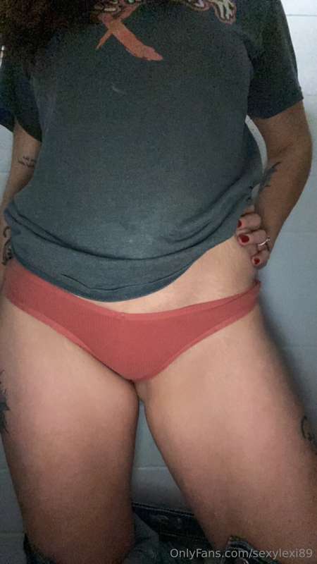 Who wants to come take these off with their teeth 😜😈