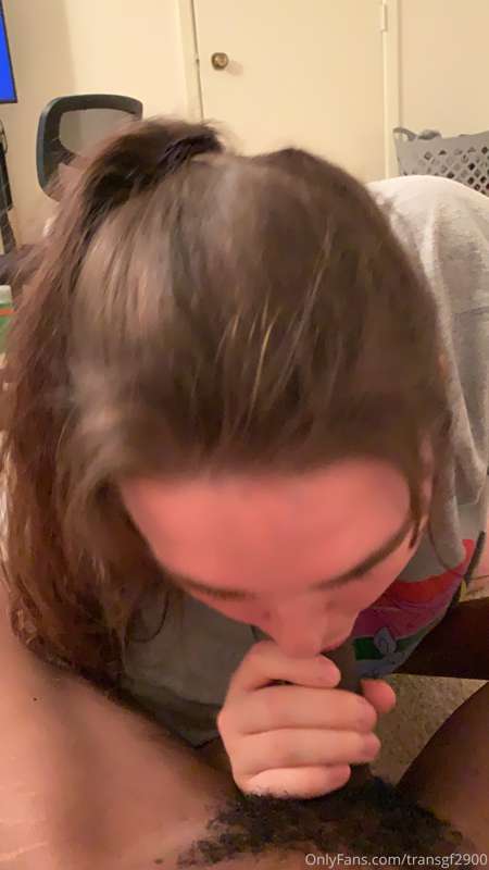More pics of me sucking his cock hehe 15