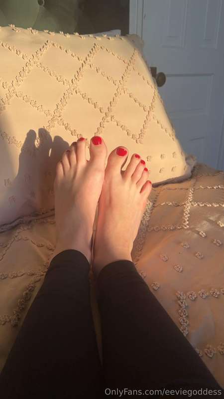 Wiggle my toes -- just a teensy peek early in the week