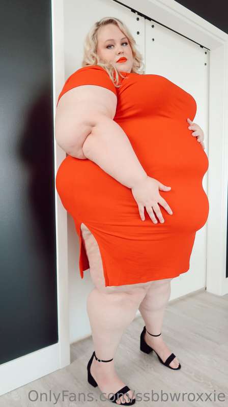 I put on my tightest red dress for you ❤️ I love the way it .. 23