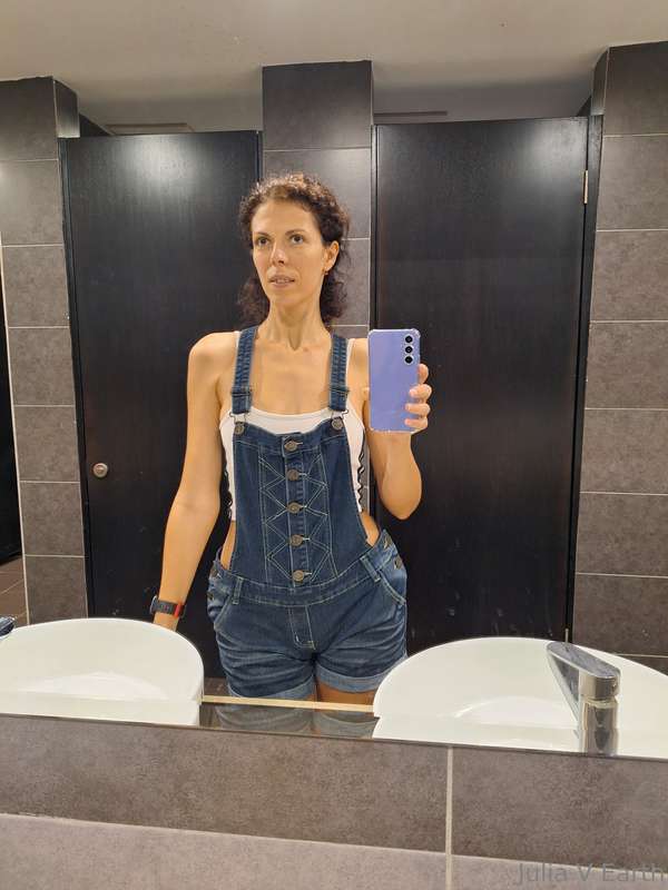 One of those stupid selfies in the public toilet 🤪  February.. 1