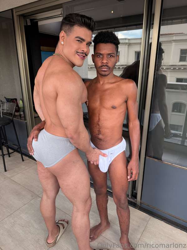 Full Video - Rico M e John Black XXLhttps://onlyfans.com/fam.. 3