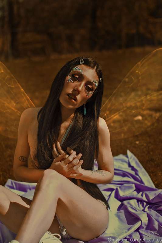 Beware of the fae 🧚‍♀️ 3