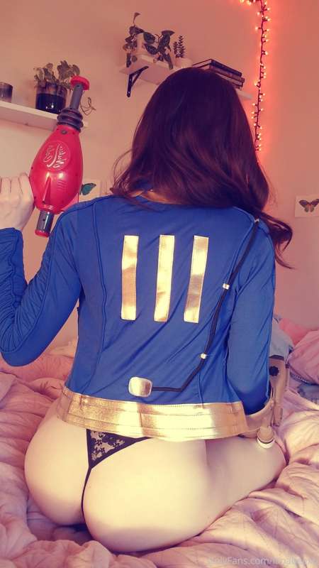 Vault Girl pic set! 14 pics in my new suit, being a total Wa.. 14