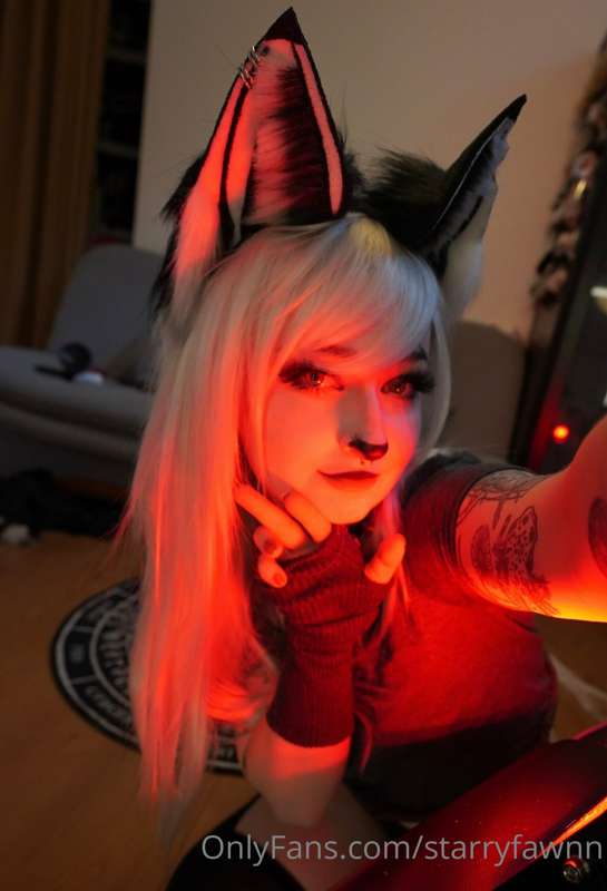 Loona is back!!<3 more photos tomorrow then 3 videos in cosp.. 1