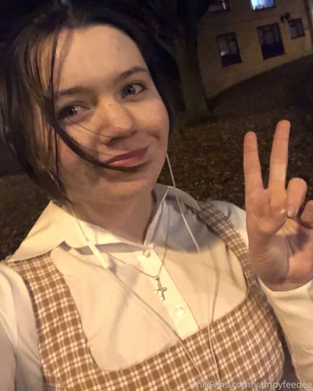 Dressed like a good catholic trad wife for my little dinner .. 3