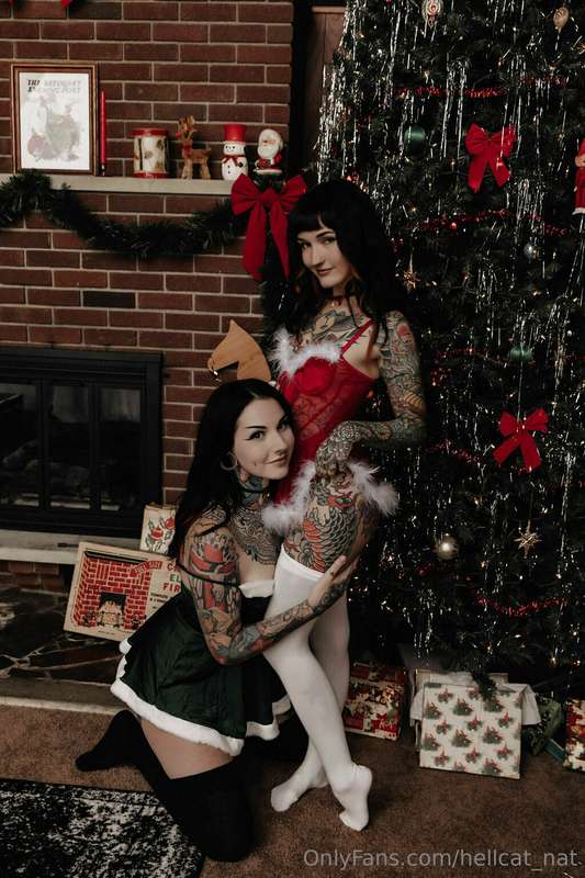 On the first day until Christmas, my photographer gave to me.. 7