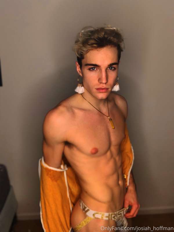 I have a surprise for you 😈⚜️✨😏 3