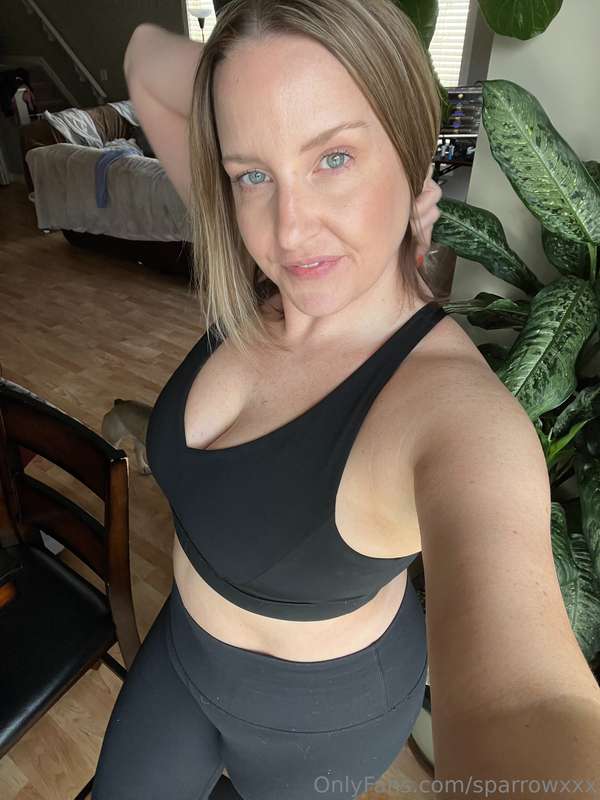 Me jumping up and getting my ass out when he asks for an ass.. 8