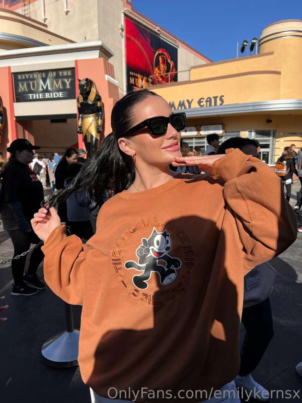 who else loves universal 🦖🦖😝