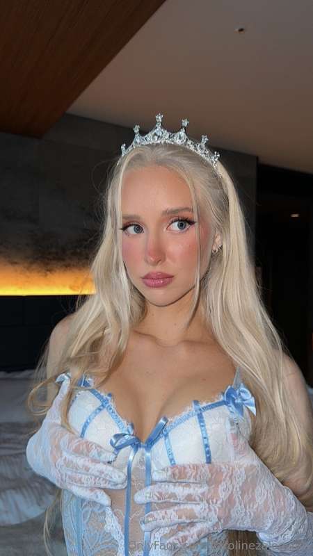 halloween on my mainnnnn @carolinezalogonlyfans.com/caroline..