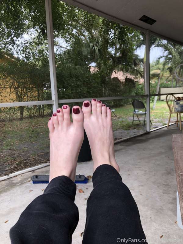 My agent asked for a pic of my feet at the request of someon..
