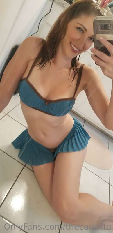 Caught myself looking cute… figured you might want a peek to..