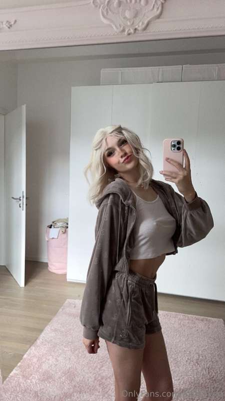 its cold today 🍒🍒