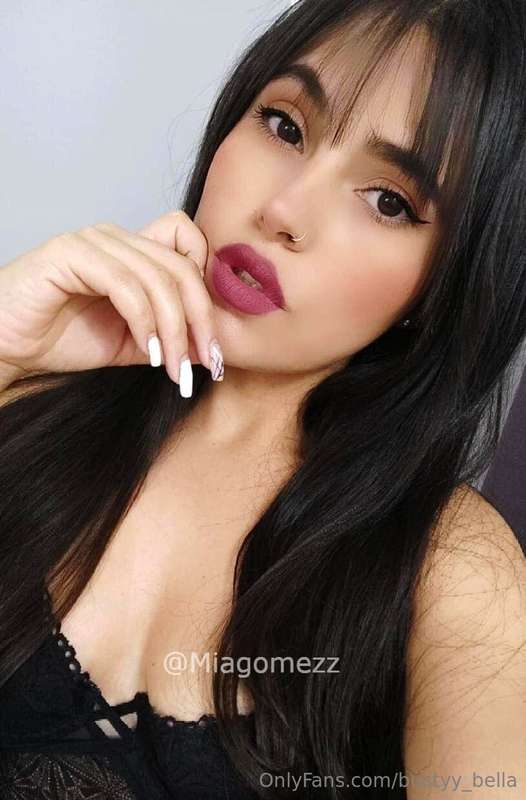 Pervert? Maybe just a little bit. 😉 I'm Mia, and I love gett..