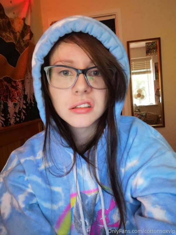 The face you make when you're trying to take cute selfies an..