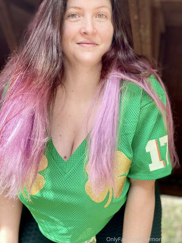 Happy st. Patrick’s day! So today might be a lucky day after.. 4