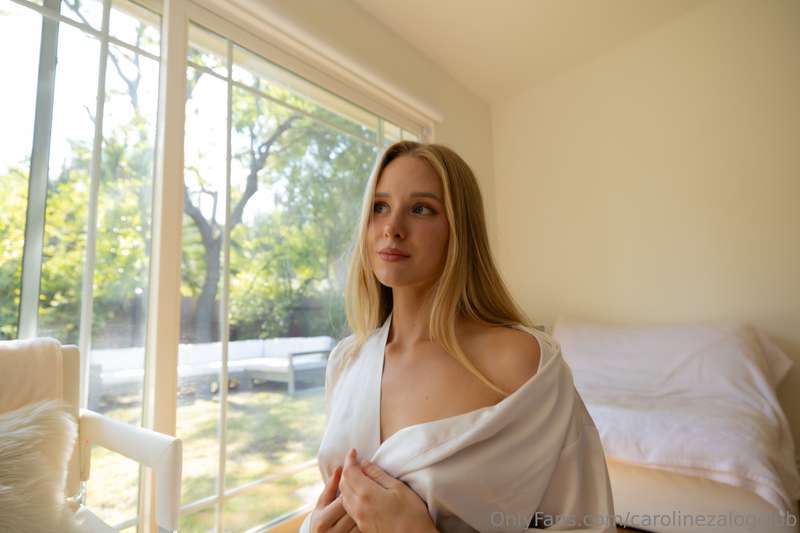 new slips & robes try-on haul today on my main @carolinezalo..