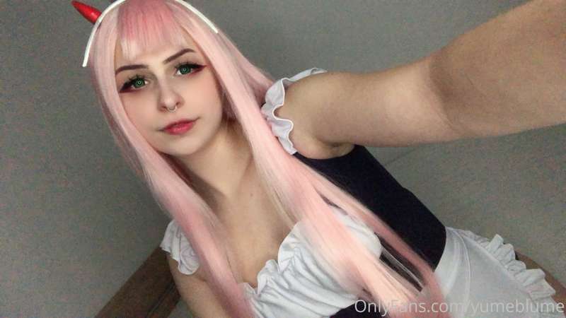 Lets start with the zero two pics 🕊