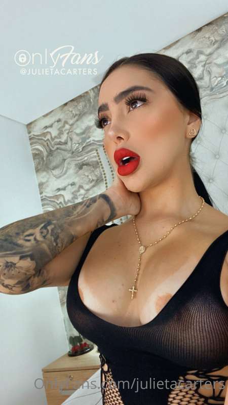 Do you like my lips? 🍒
