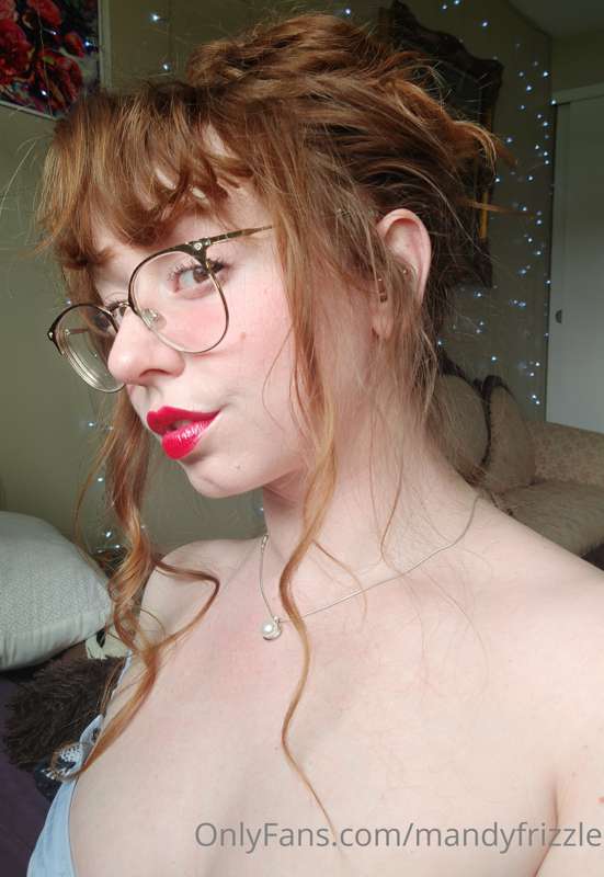 Mommy needs a hot bath and an orgasm or two
Watch the bathwa..