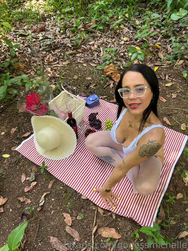 𝘜𝘯 𝘥𝘪𝘢 𝘥𝘦 𝘗𝘪𝘤𝘯𝘪𝘤 🧺🍇🌳🥵💦 ¿quién me acompaña al próximo date al..