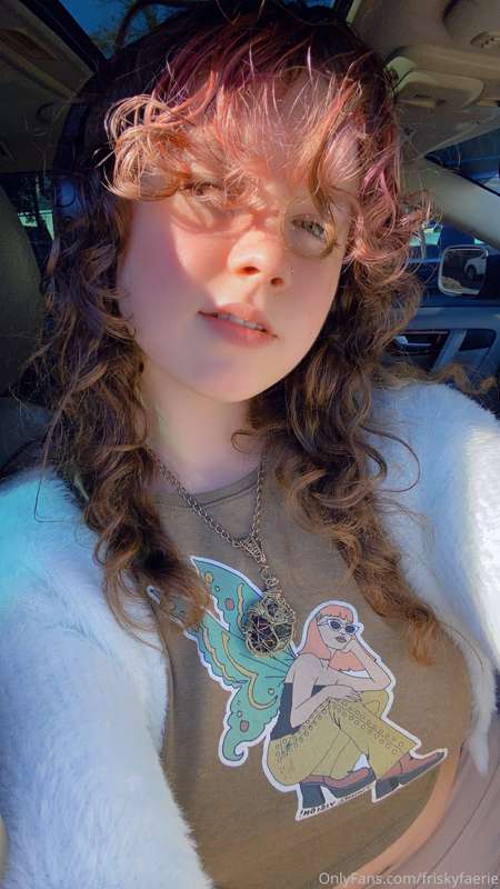 Here’s a little selfie montage in a parking lot cuz I felt c.. 6