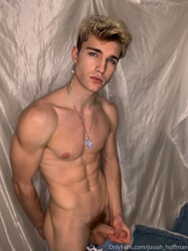 Wet dreams? 🥵 6