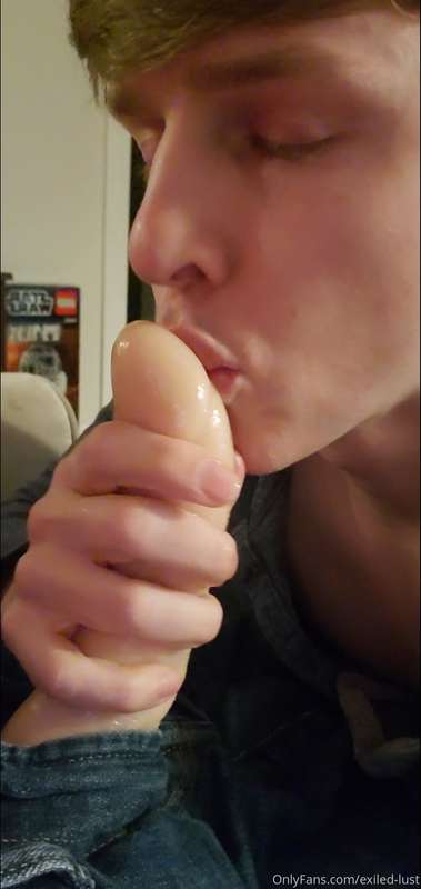 Made a 5 min video of me sucking your cock. It will be up in.. 2