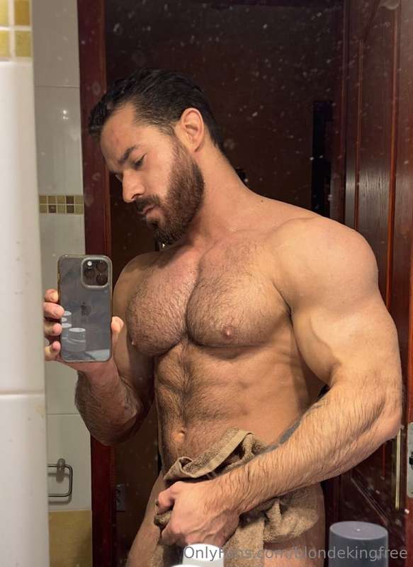 Hairy Muscle god @oliver_alpha a hot hungarian bodybuilder w.. 6