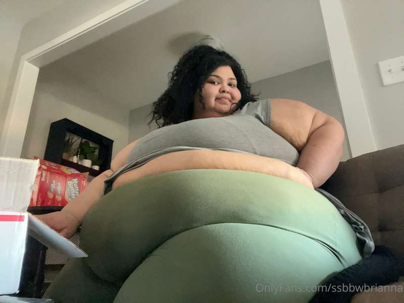Someone sent me some goodies for my belly. I love coming hom..