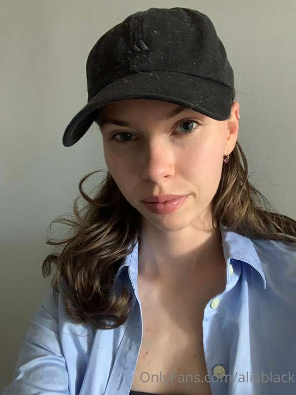 Shopping around today for new panties. Do you want to see wh.. 1