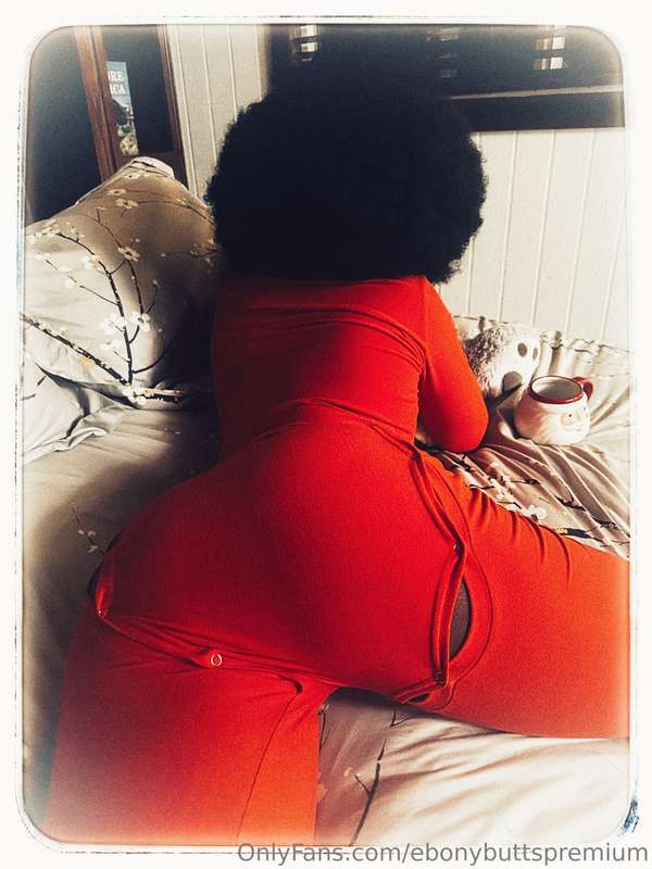 Rip this buttflap open Daddy and enjoy your Christmas presen..