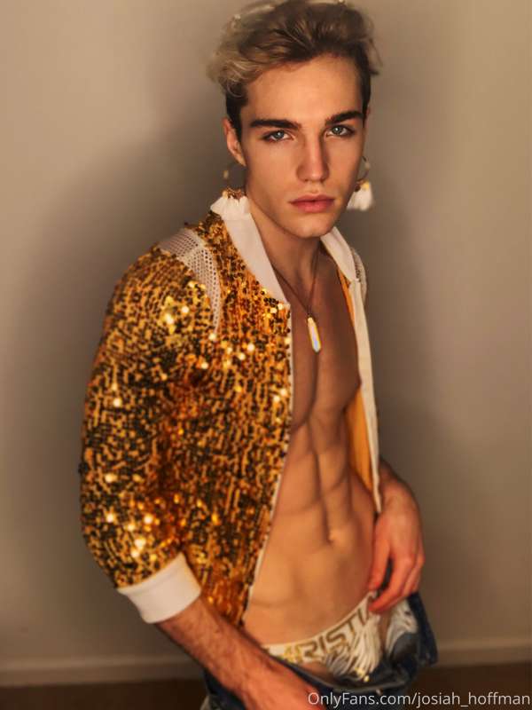 I have a surprise for you 😈⚜️✨😏