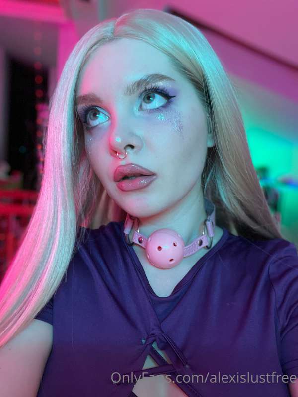 Your cyber girl 👾 2
