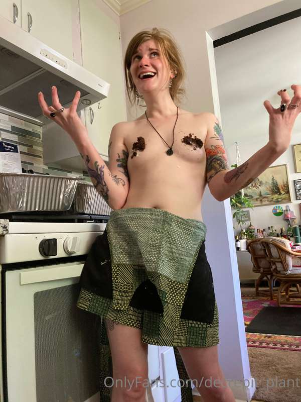 Would you eat my cupcakes? Here’s a little taste of my cupca.. 11