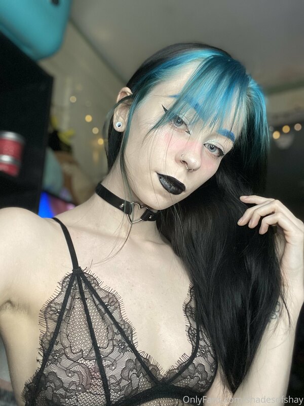 swipe for titties 4