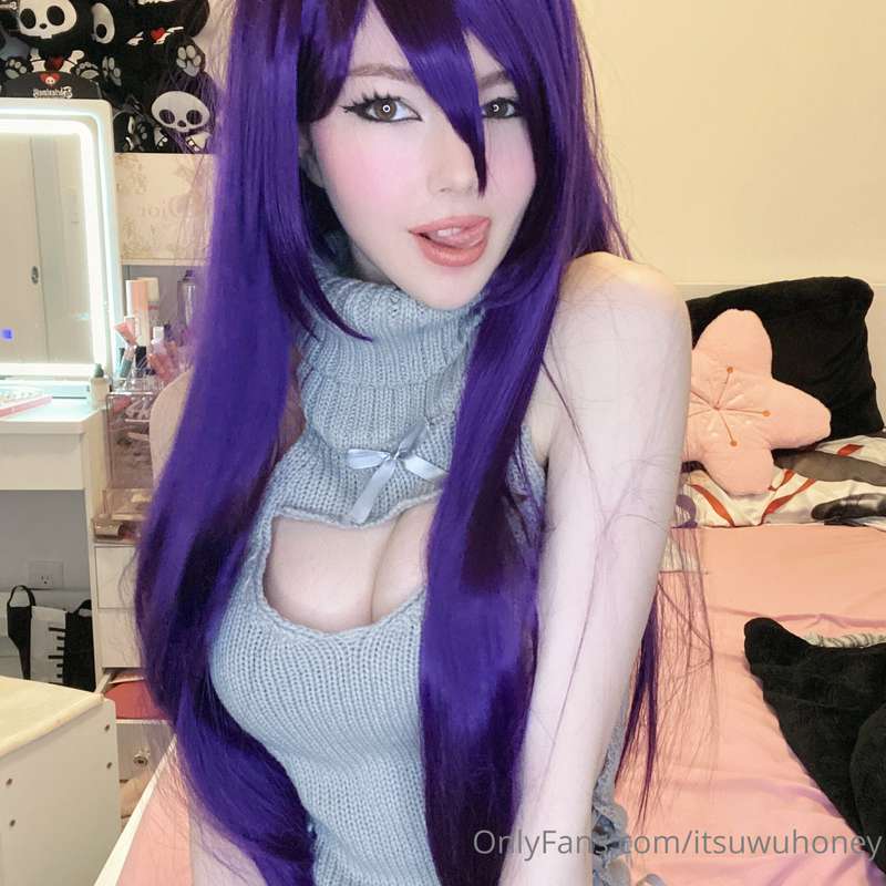 Absolute trash unedited Yuri photos 🖤 17