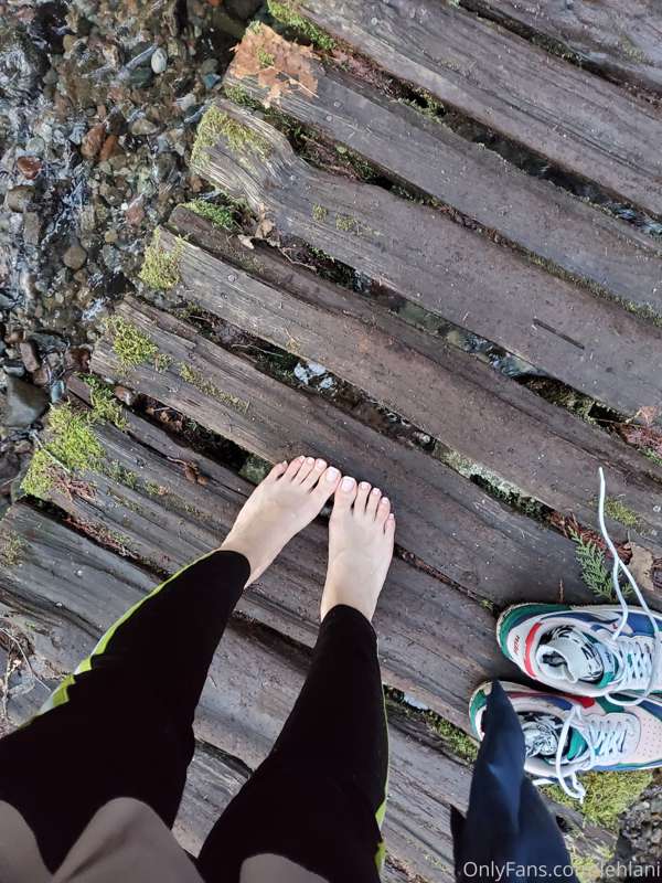 I love hiking btw 😇 4