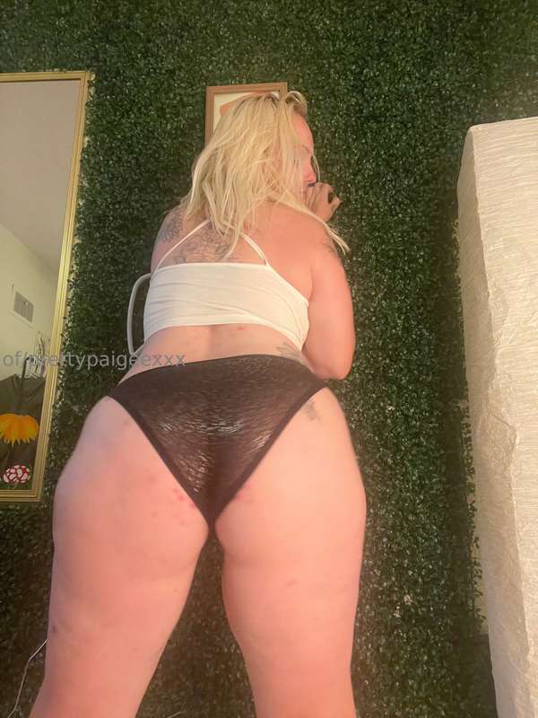 Like the see-through panties? 😋 9