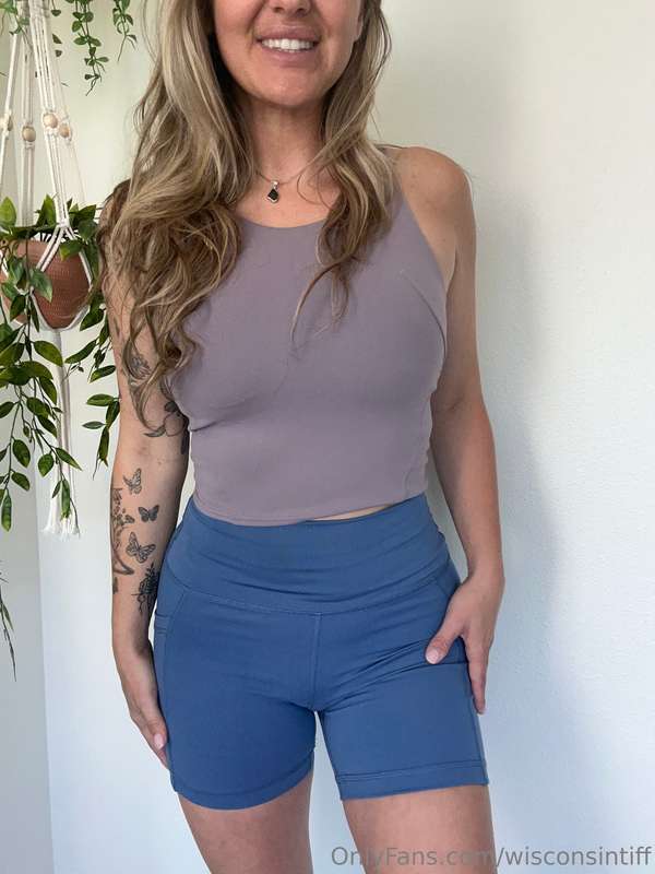 Swipe to see boobs
