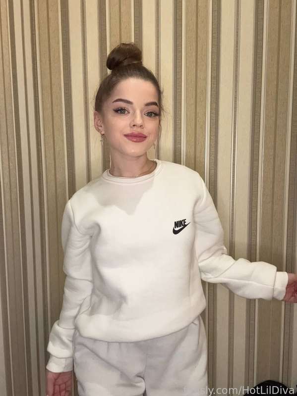 Hotlildiva - Fansly - 29 Dec, 2024 2
