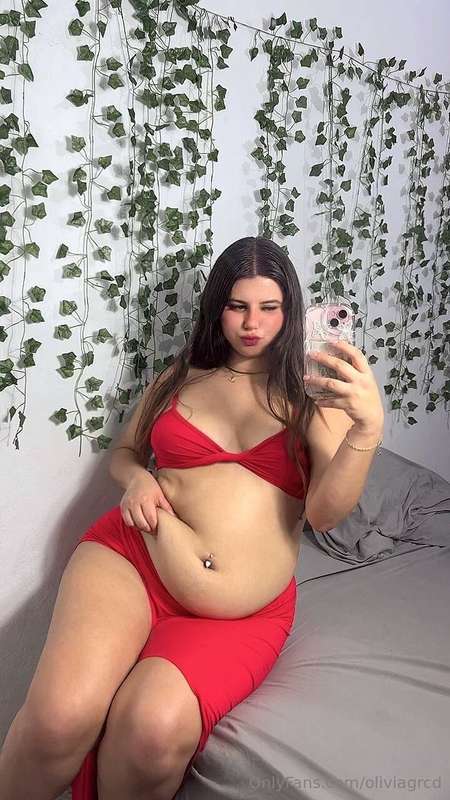 Warning: Flirting with a chubby girl may lead to addiction 😘