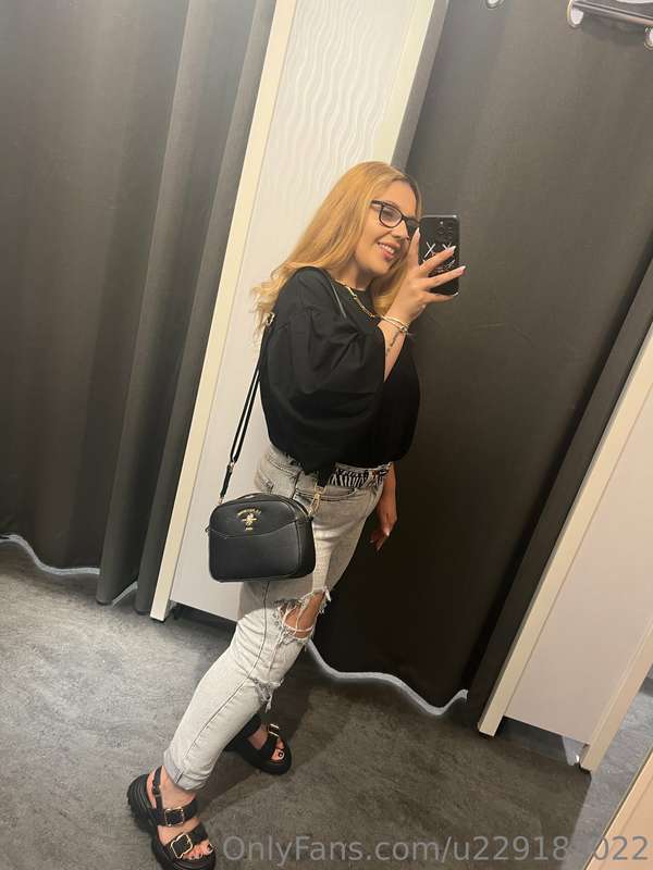 U229183022 - Onlyfans - 22 Aug, 2023